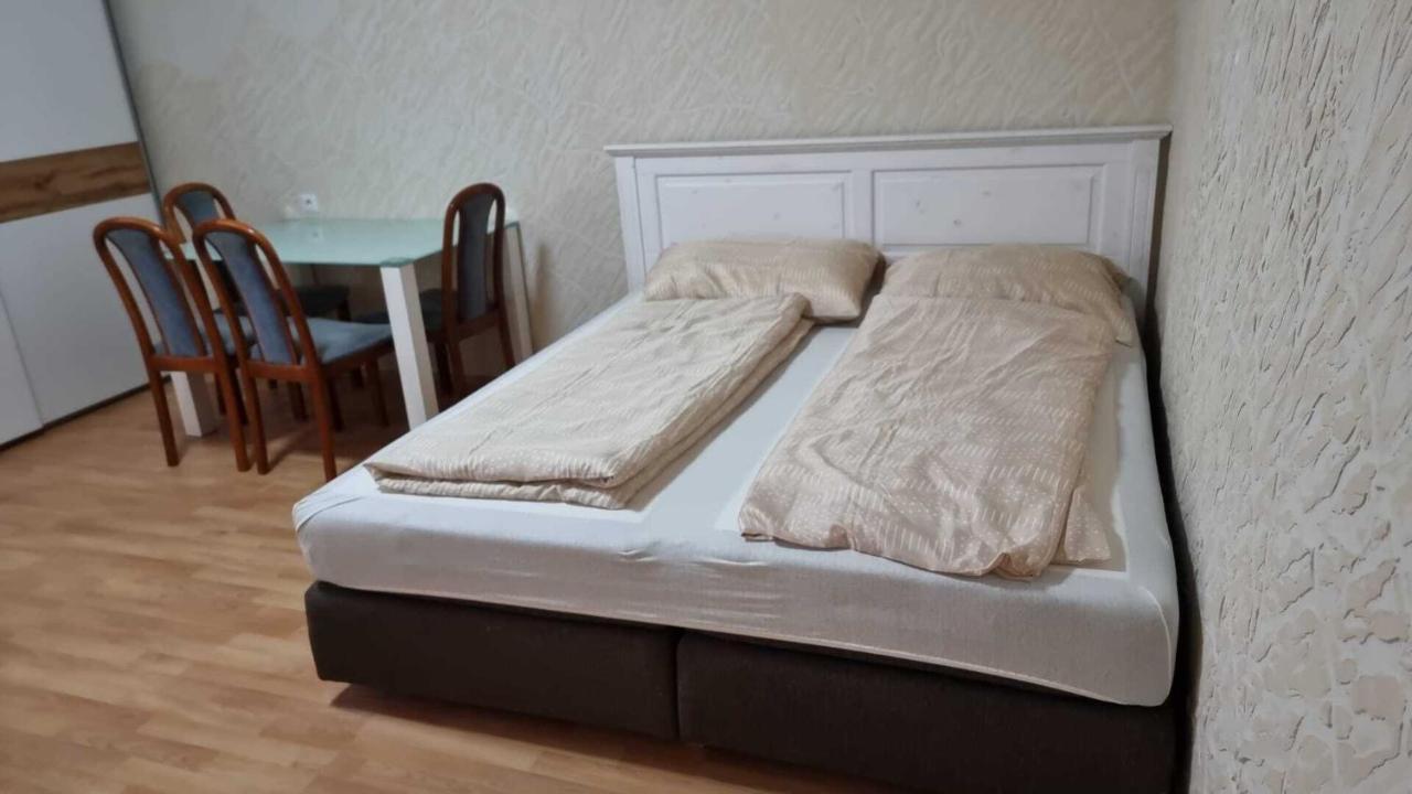 Premier Triple Room Mz Wien Exterior foto